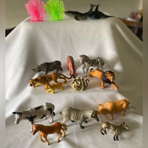 Vintage Quality Lot (16) Large Plastic Animals Including Safari, Sea, & Barnyard